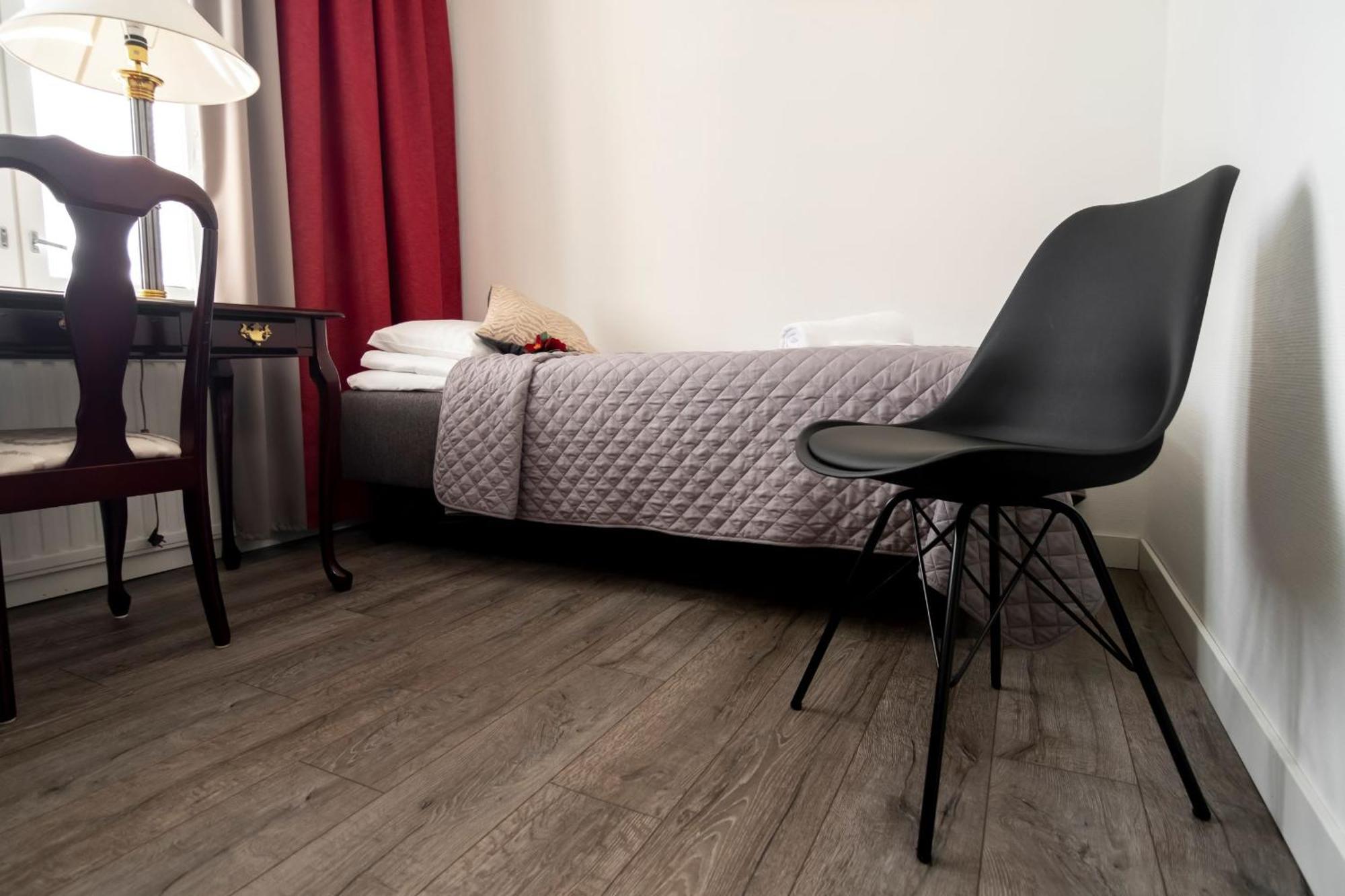 Ik Hotel & Camping Кеуруу Номер фото