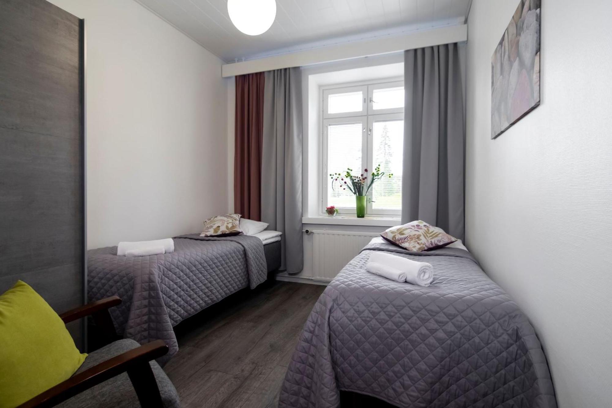 Ik Hotel & Camping Кеуруу Номер фото